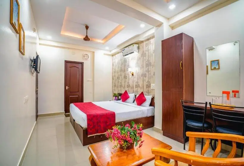 اتاق سوپریور با تخت بزرگ, Almas Residency