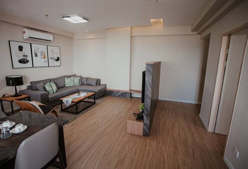 סוויטה משפחתית, The Aru Hotel At Aru Suites