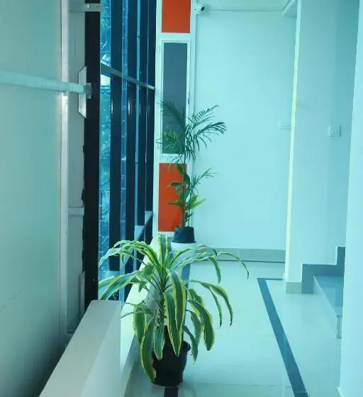 اتاق لوکس, Annlin Surprise Kochi Airport