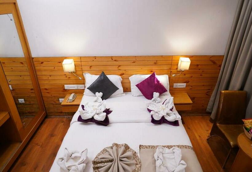 Номер Deluxe, Mann Dechen And Palmo, Mg Marg, Gangtok