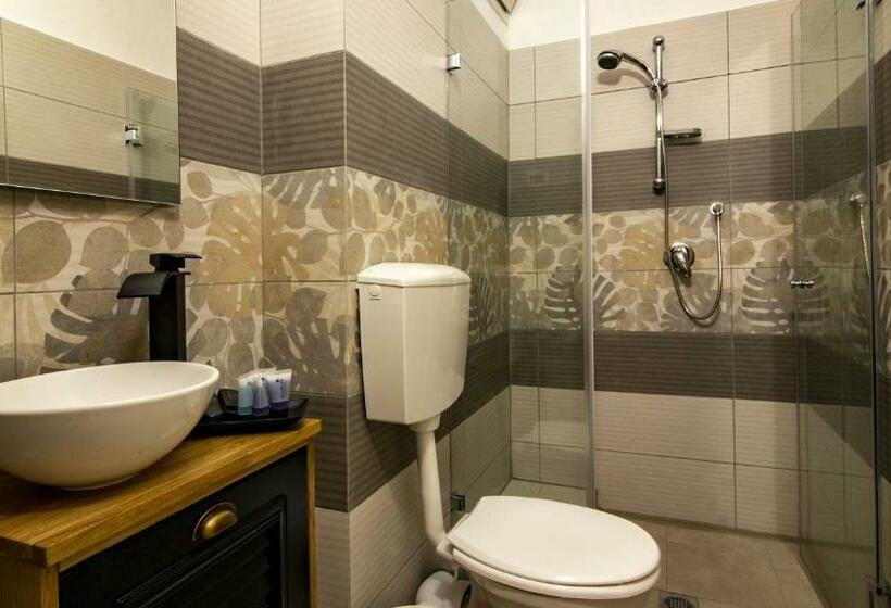 スタンダードトリプルルーム, Aida Guest House