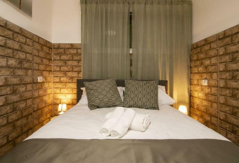 スタンダードトリプルルーム, Aida Guest House