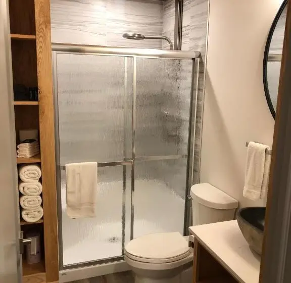 キングサイズベッドのスタンダードルーム, Stone Cove Waterfront Adults Only B&b