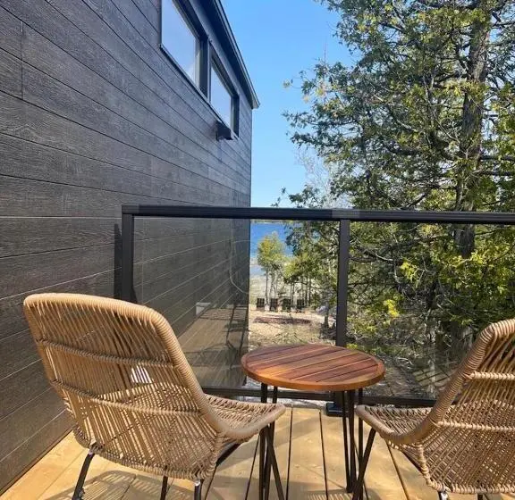キングサイズベッドのデラックススイート, Stone Cove Waterfront Adults Only B&b