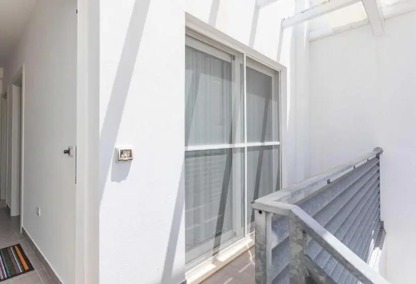 バルコニー付き１ベッドルームアパートメント, Blu Marine Residence
