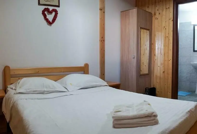 Pokój Ekonomiczny, Casa Karol