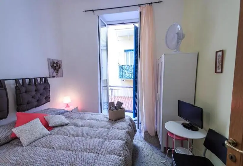 スタンダードルーム, Camera Privata A 20 Metri Dal Mare