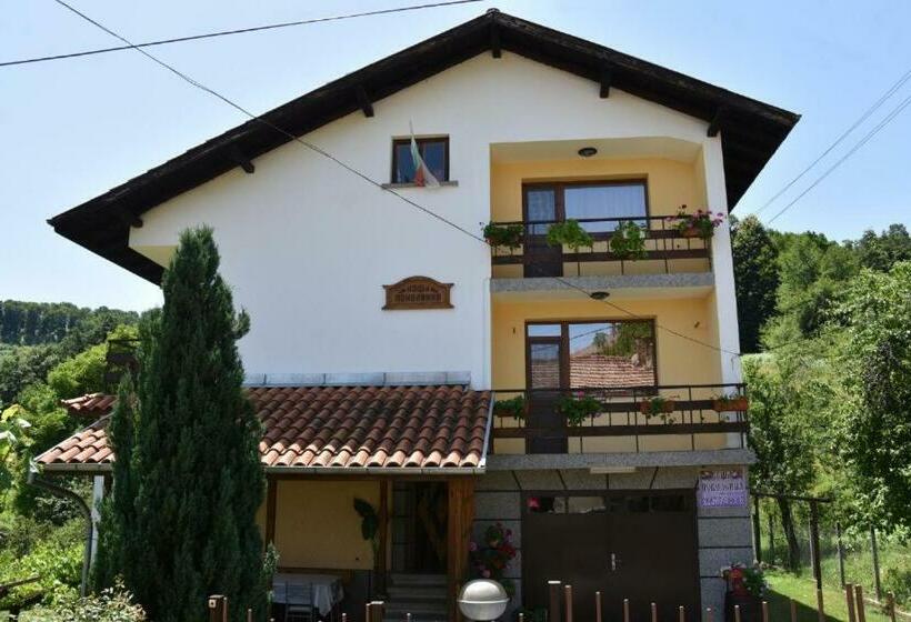 غرفة قياسية مزوَّدة بشُرفة, къща поколения