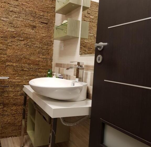 キングサイズベッドのスーペリアルーム, Bk