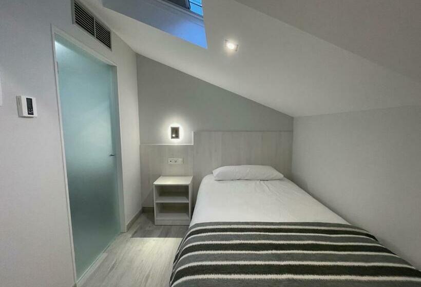 חדר יחיד בסיסי, Santa Filomena