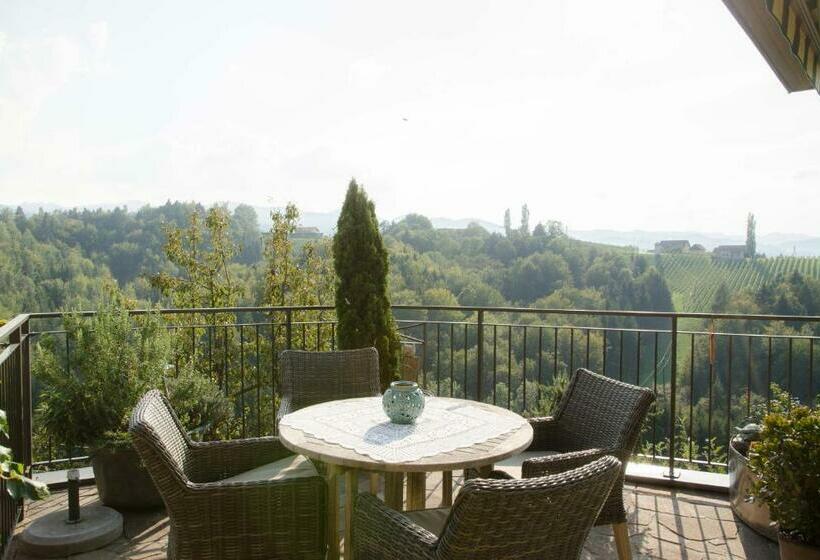 غرفة قياسية مزوَّدة بشُرفة, Weinhof Narat Zitz