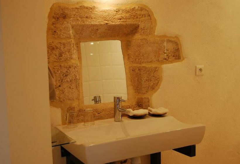 带大床的高级房间, Tout Simplement