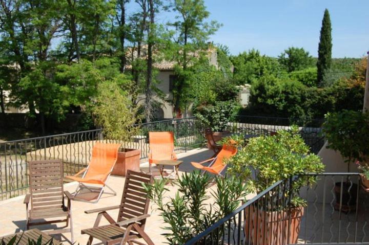 带大床的高级房间, Tout Simplement