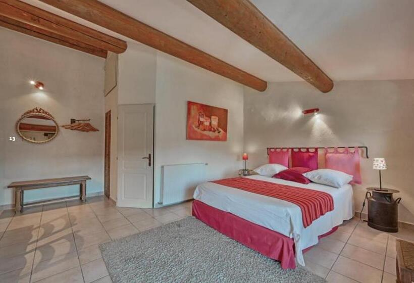 带大床的高级房间, Tout Simplement