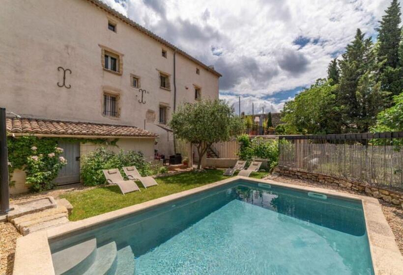 带大床的高级房间, Tout Simplement