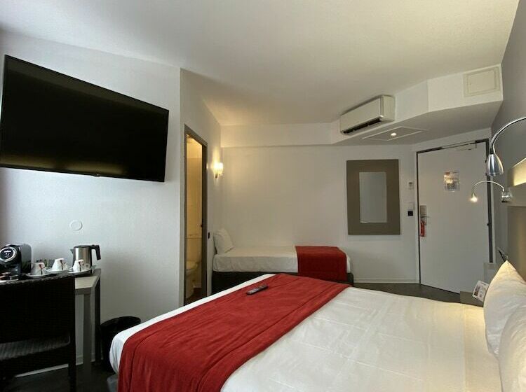 Трехместный Номер Superior, The Originals City, Hôtel Les Dômes, Perpignan Sud Saleilles