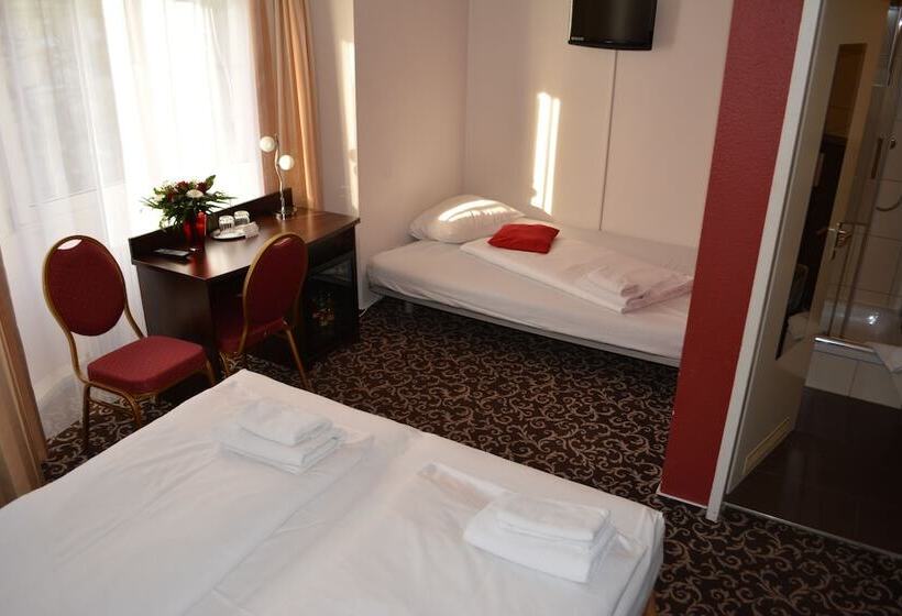 اتاق استاندارد سه نفره, Atlas Berlin