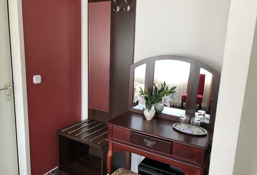 اتاق استاندارد چهار تخته, Atlas Berlin