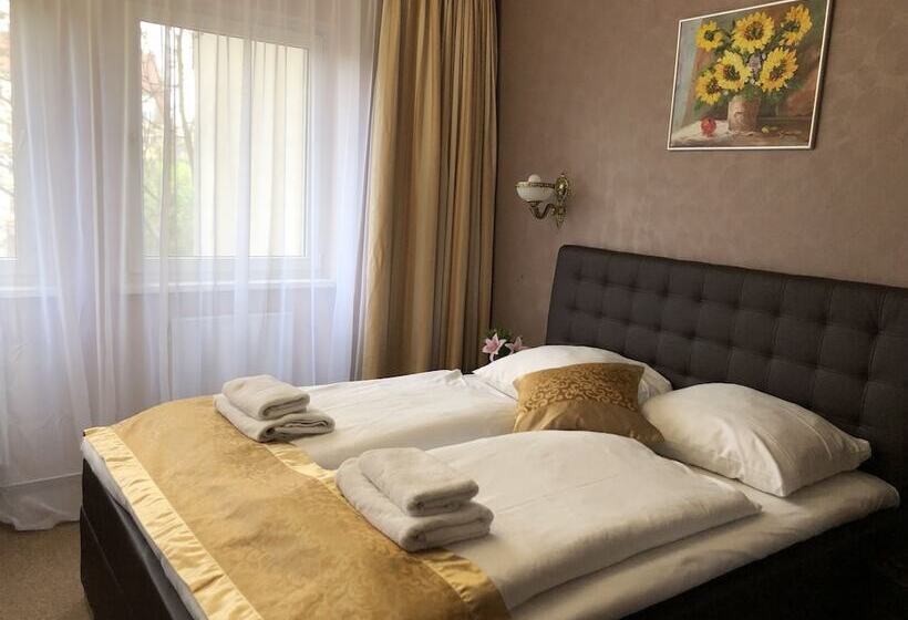 اتاق استاندارد چهار تخته, Atlas Berlin