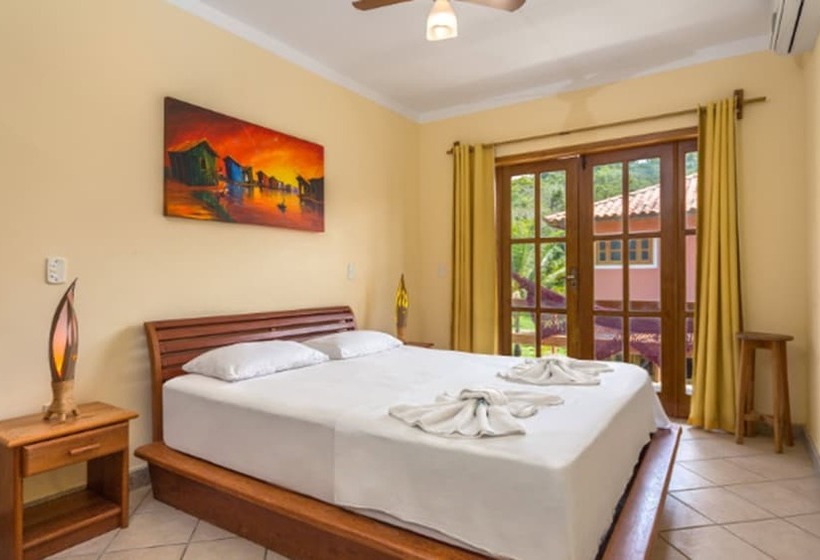 کلبه ییلاقی, Capoeira Village