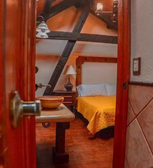 سوییت لوکس, Casa De Los Arcángeles