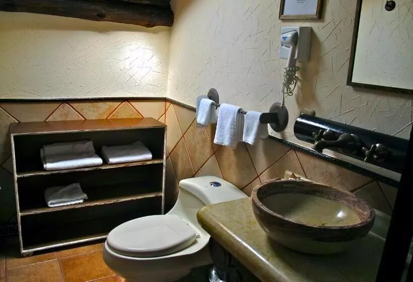 سوییت لوکس, Casa De Los Arcángeles