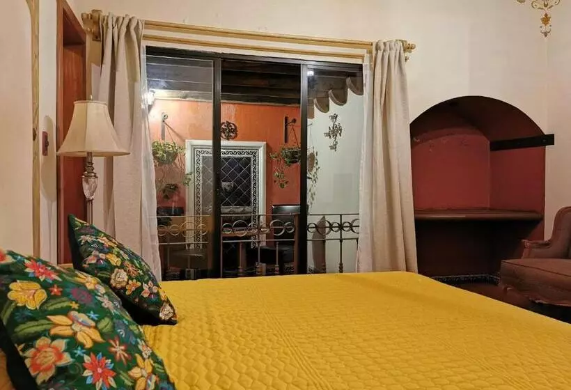 اتاق سوپریور با تخت بزرگ, Casa De Los Arcángeles