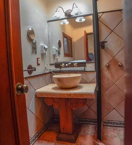 اتاق لوکس چهار تخته, Casa De Los Arcángeles