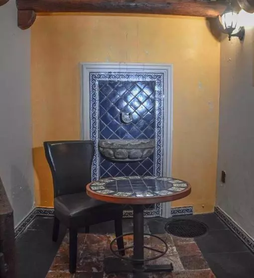 اتاق لوکس چهار تخته, Casa De Los Arcángeles