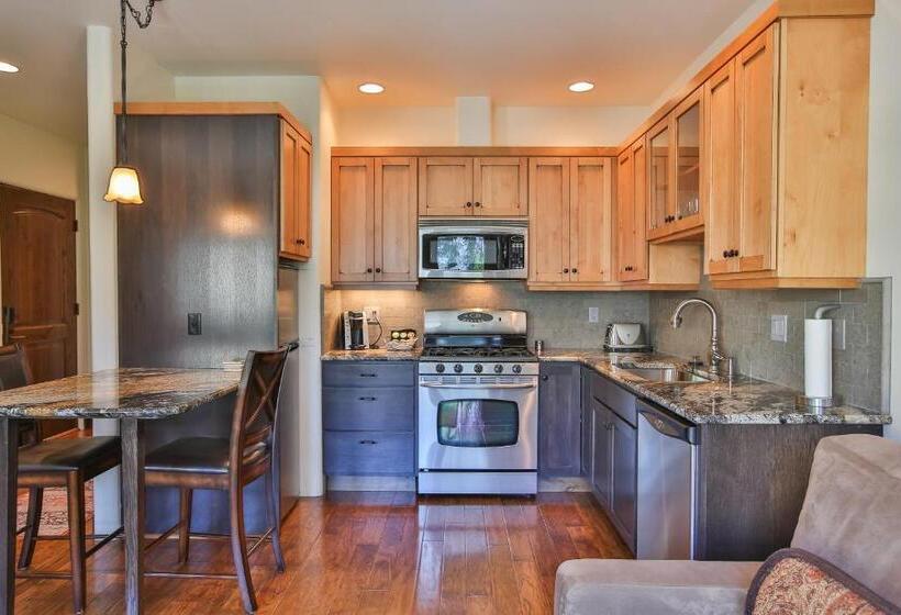 Lakosztály, Columbia Cliff Villas