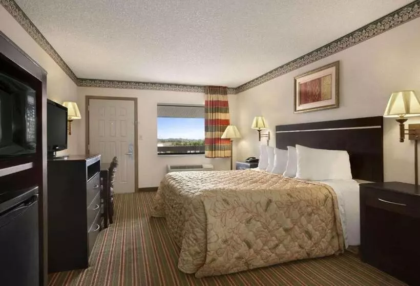 身障者適用キングサイズベッドルーム, Days Inn By Wyndham Grantville