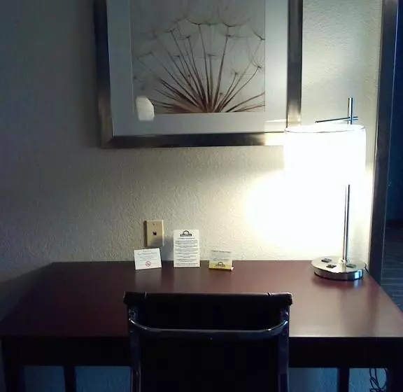 Standard-studio, Days Inn By Wyndham Snyder