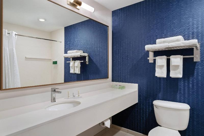 Quarto Estandar Cama King, Fairfield Inn Scranton