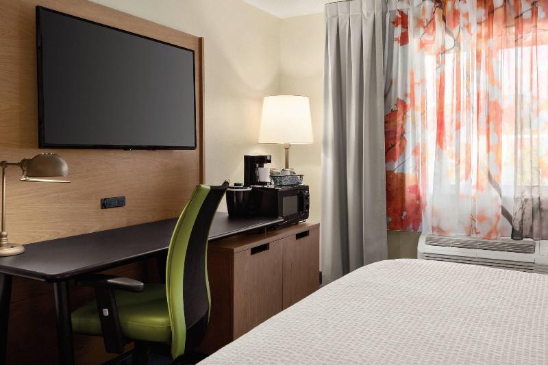 اتاق استاندارد با تخت بزرگ, Fairfield Inn Scranton