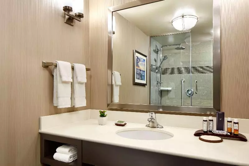 キングサイズベッドのスタンダードルーム, Hilton Garden Inn Los Angeles/redondo Beach