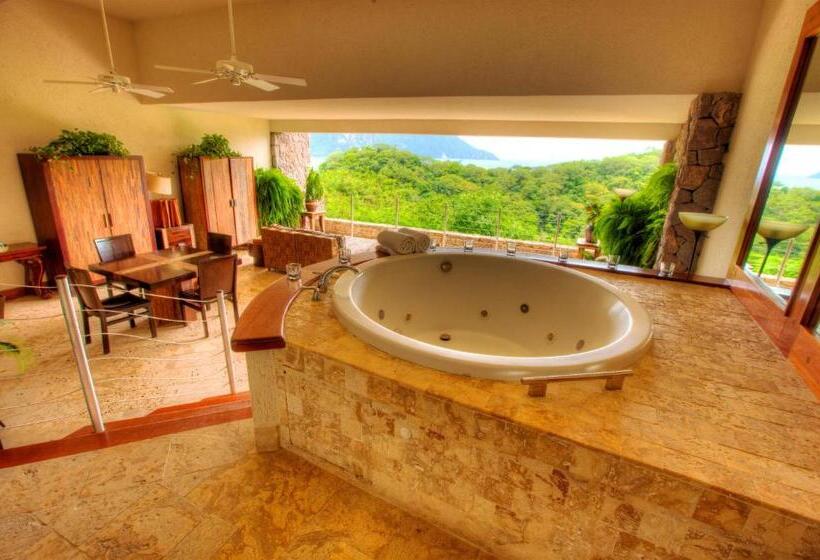 سوئیت با وان آب گرم, Jade Mountain