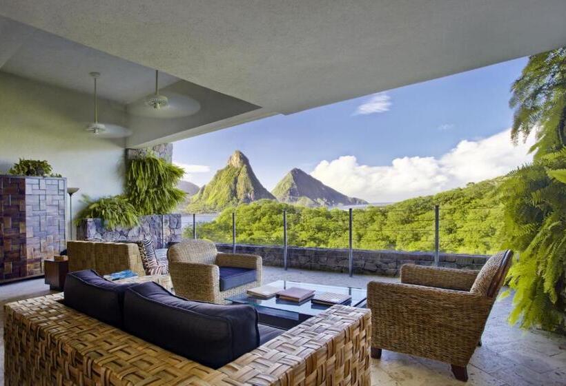 سوئیت با وان آب گرم, Jade Mountain