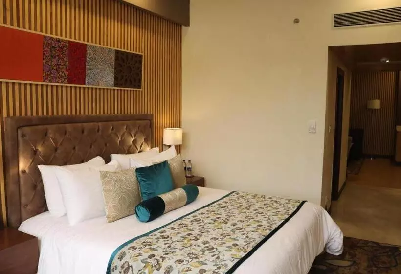 سوییت جونیور, Radisson Srinagar