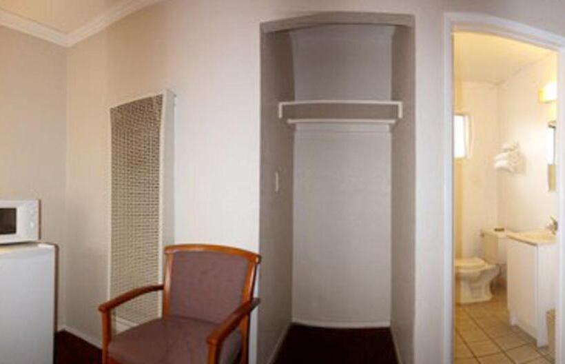 Standard-huone King-vuode, Sunset Inn And Suites