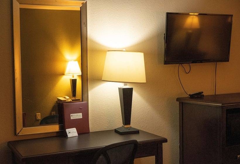 سوئیت با تخت بزرگ, Rodeway Inn & Suites