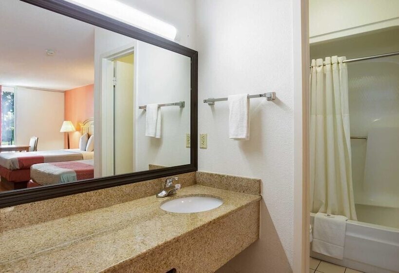Номер Deluxe, Motel 6 Clarksville, Tn