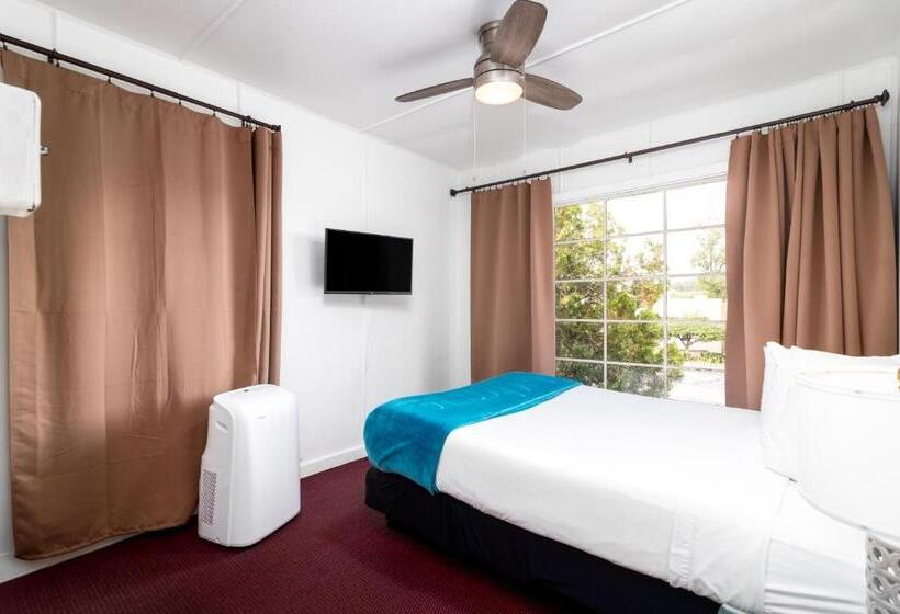 شقة غرفتين, The Motor Lodge