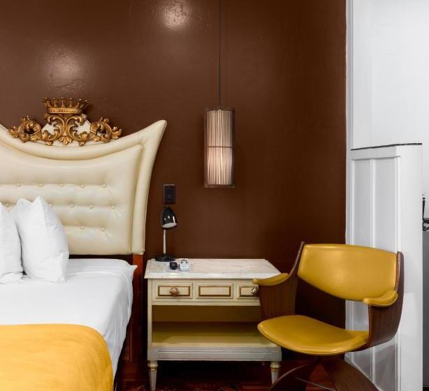 غرفة ديلوكس, The Motor Lodge