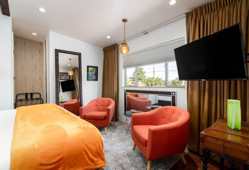 غرفة ديلوكس, The Motor Lodge