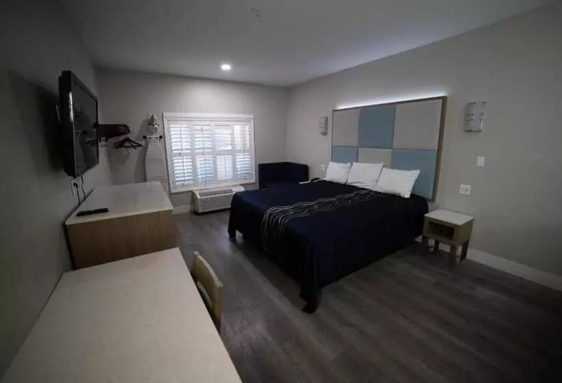 Deluxe-huone King-vuode, Mid City Inn & Suites Pico Rivera