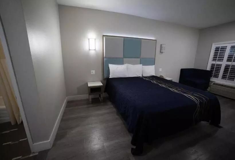 Deluxe-huone King-vuode, Mid City Inn & Suites Pico Rivera