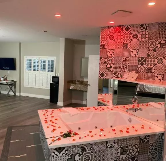 Sviitti Poreallas, Mid City Inn & Suites Pico Rivera