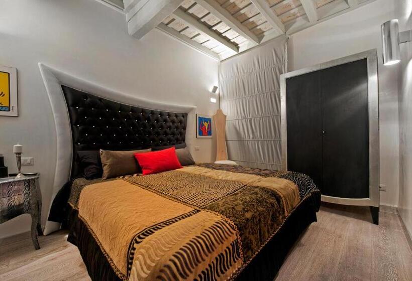 اتاق خانوادگی, Pantheon Relais Luxury