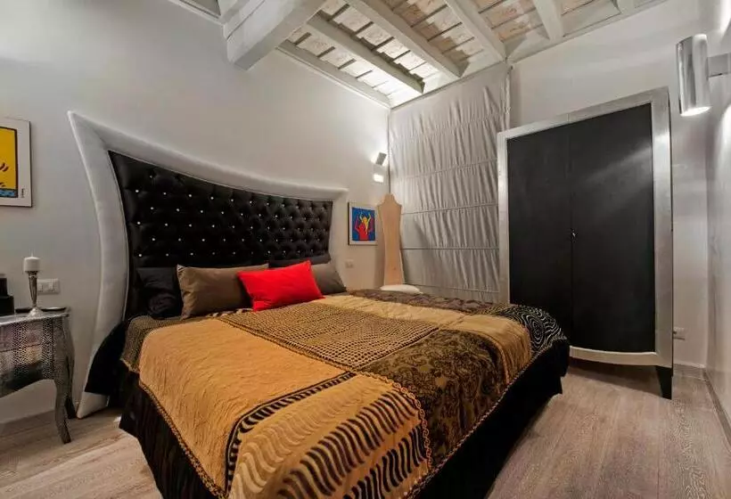 اتاق خانوادگی, Pantheon Relais Luxury