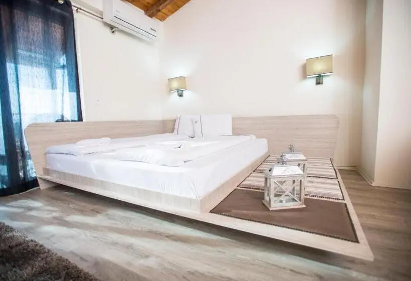Superior room with lake view, Vila Bisera
